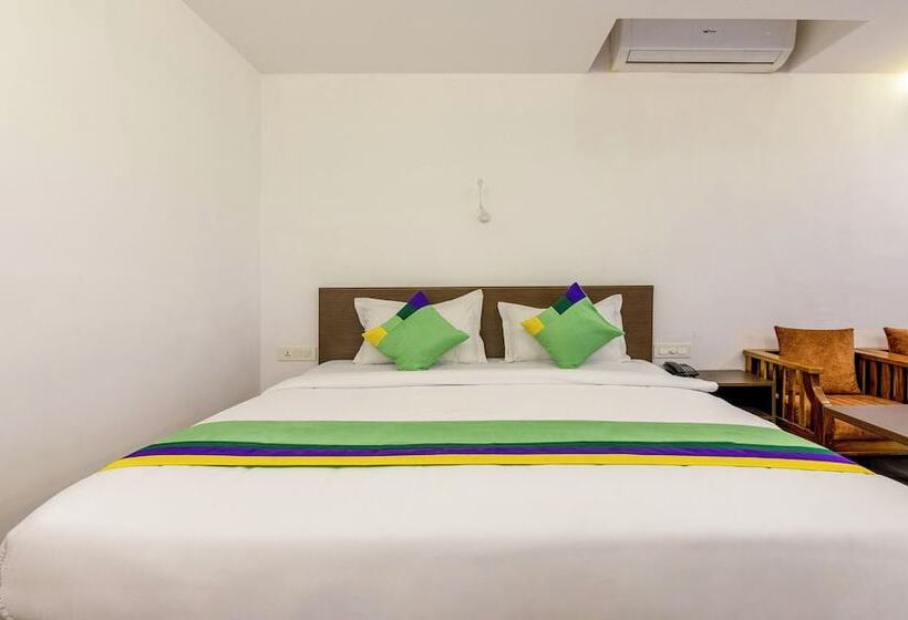 فندق Treebo Trend Airport Avenue Plaza Cochin Airport ​​​​​​​