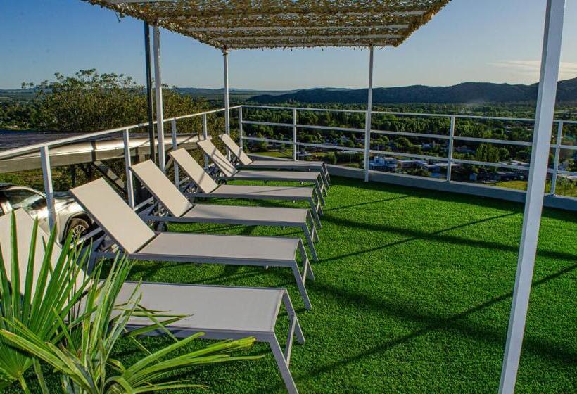 فندق Altos De Los Paraísos Vista Al Lago Y Sierras