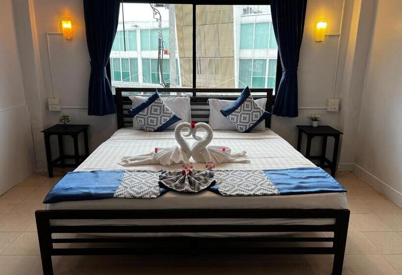 هتل Golden Monkey Samui