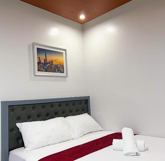 هتل Icon Venue And Suites