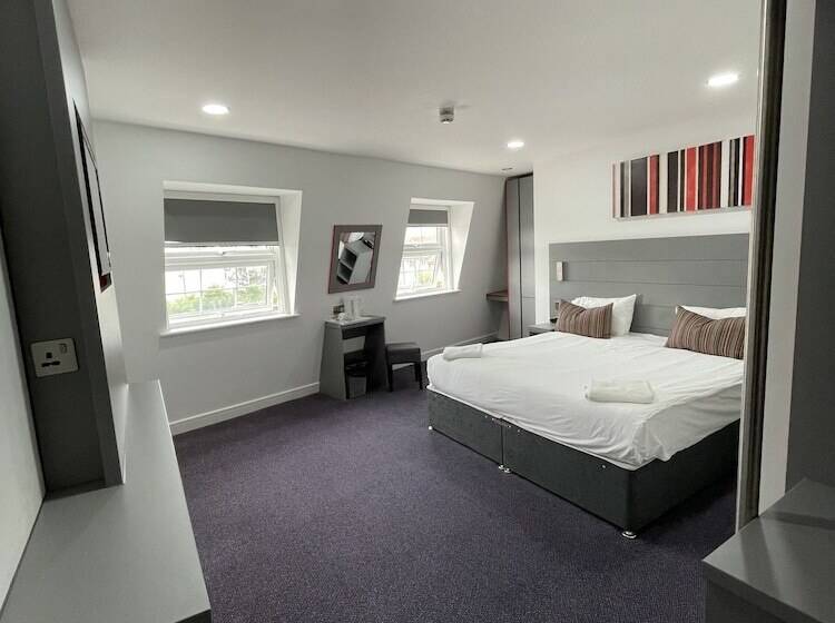 فندق Ilford Grand