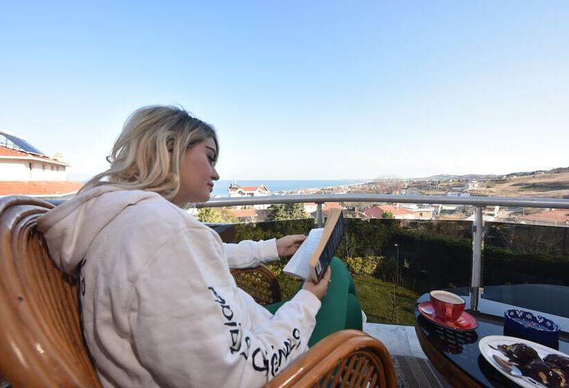 فندق Istanbul Airport Treekos Suite