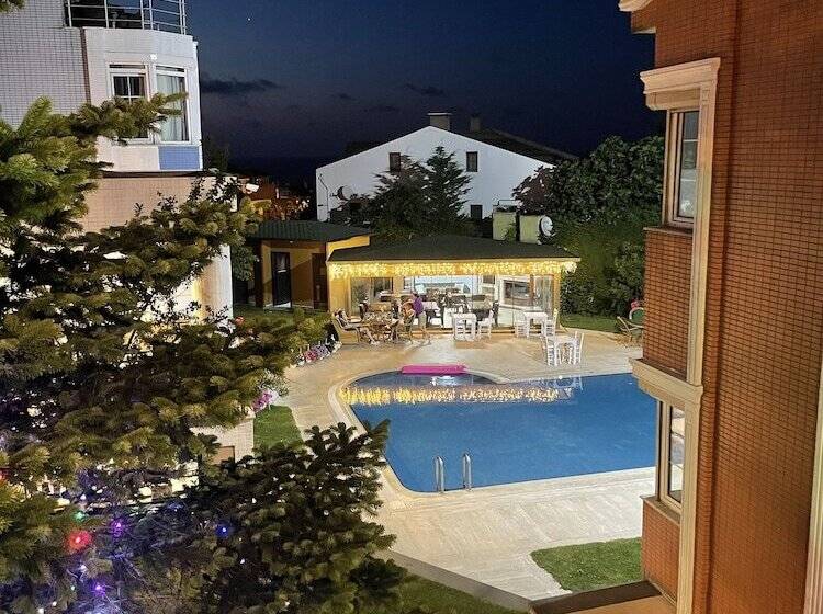 فندق Istanbul Airport Treekos Suite