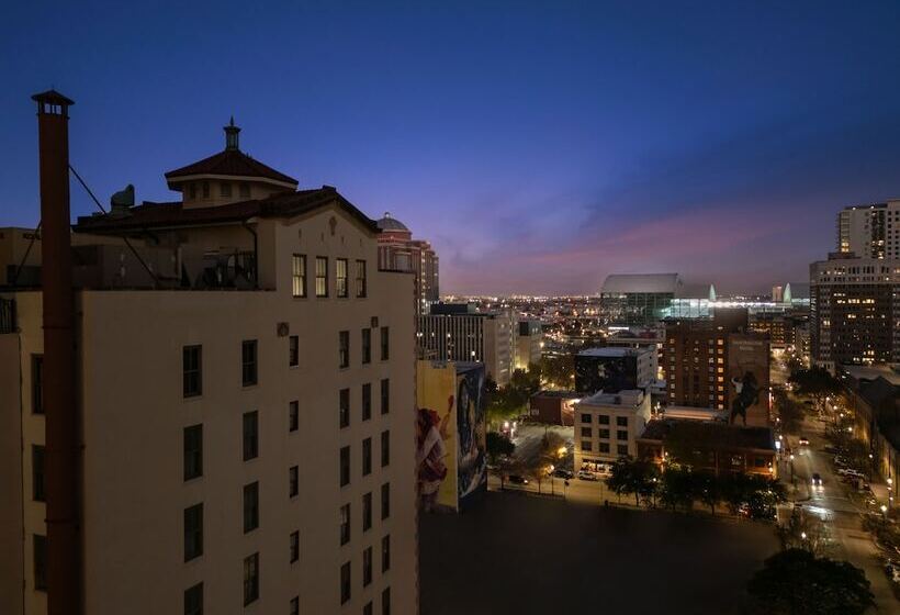 فندق Moxy Houston Downtown