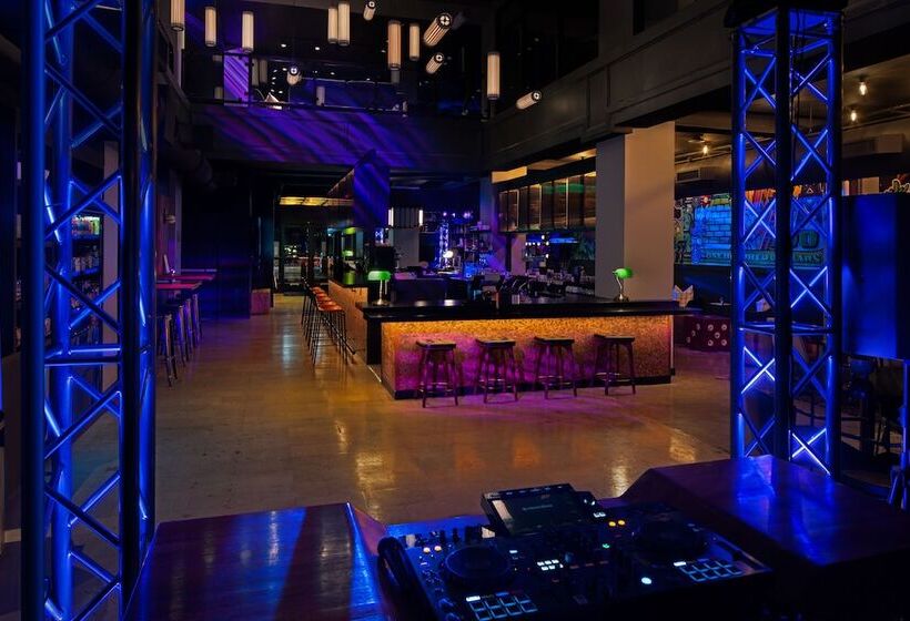 فندق Moxy Houston Downtown