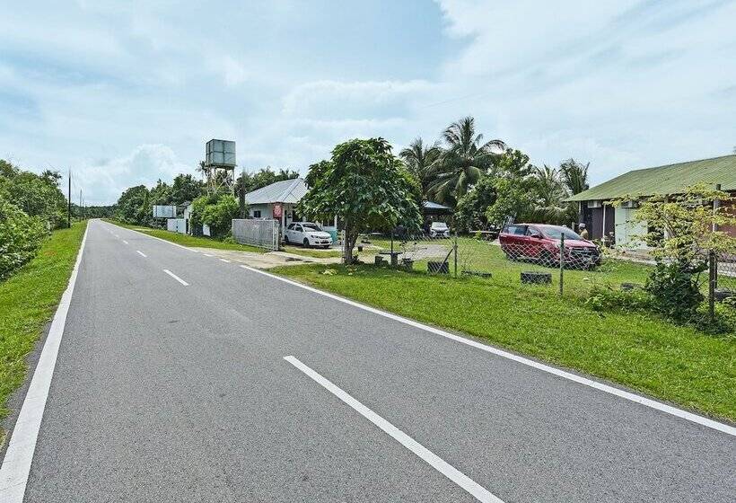 فندق Oyo 90708 D Kuala Waterfront Chalet & Boat Charters