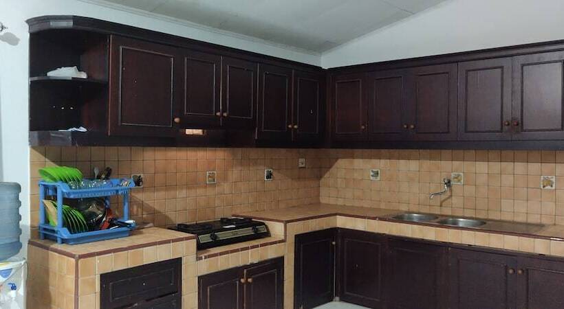 ホテル Oyo 92098 Kost Orange Syariah