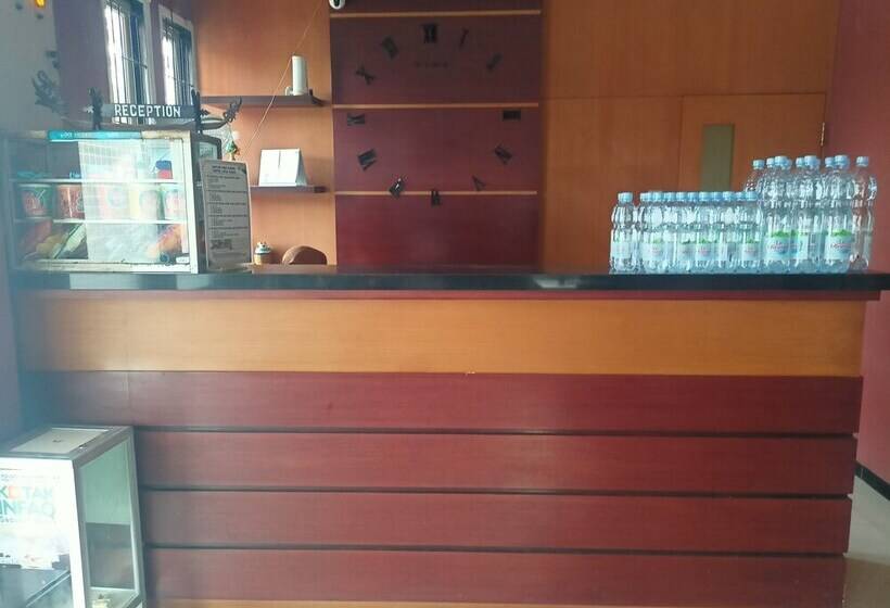 ホテル Oyo 92098 Kost Orange Syariah