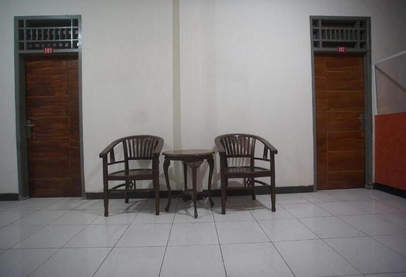 ホテル Oyo 92098 Kost Orange Syariah