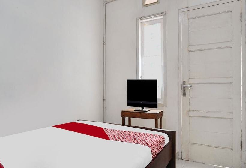 ホテル Oyo 92110 Christine Home Stay Syariah