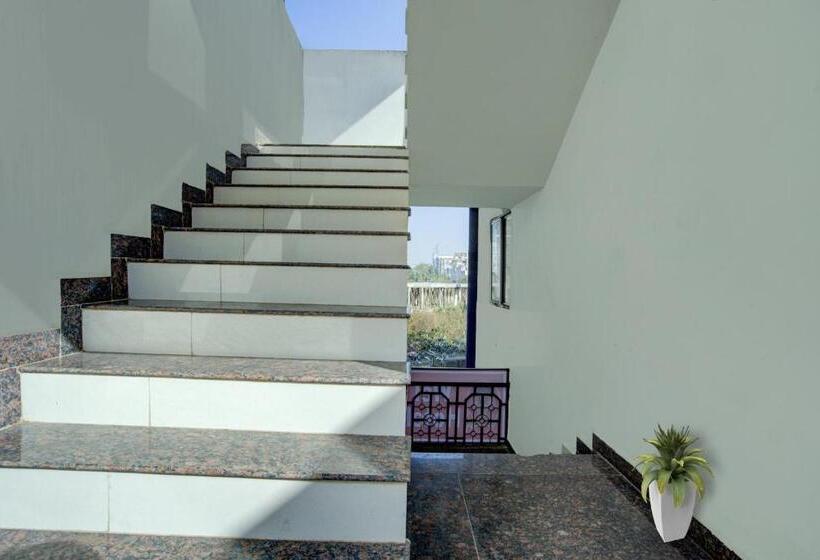 בית מלון כפרי O Pragya New