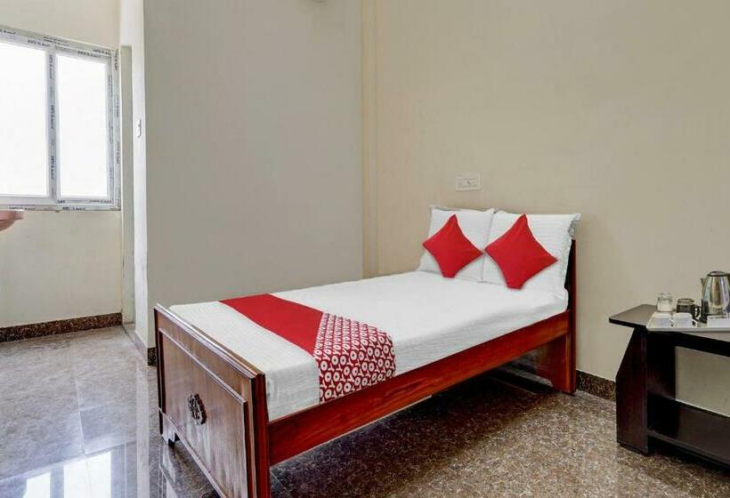 Отель Oyo Flagship 80634h V A S Lodge