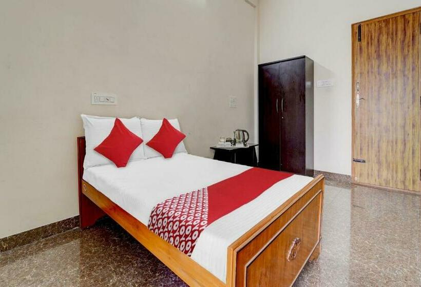 Отель Oyo Flagship 80634h V A S Lodge