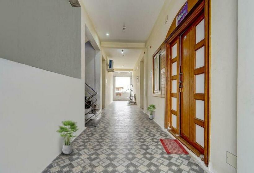 Отель Oyo Flagship 80634h V A S Lodge