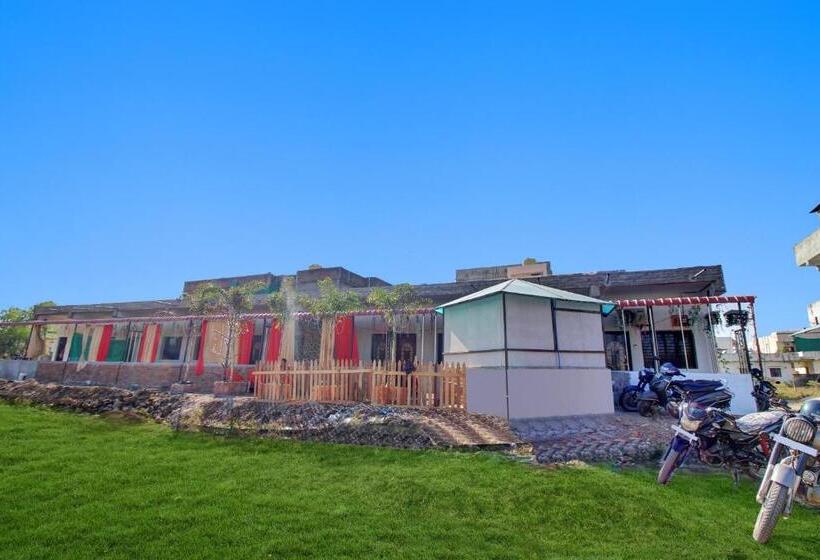 בית מלון כפרי Oyo Flagship 80648 Resort Stay Inn