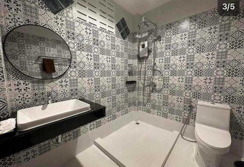هتل Pp. Valentine Bungalow