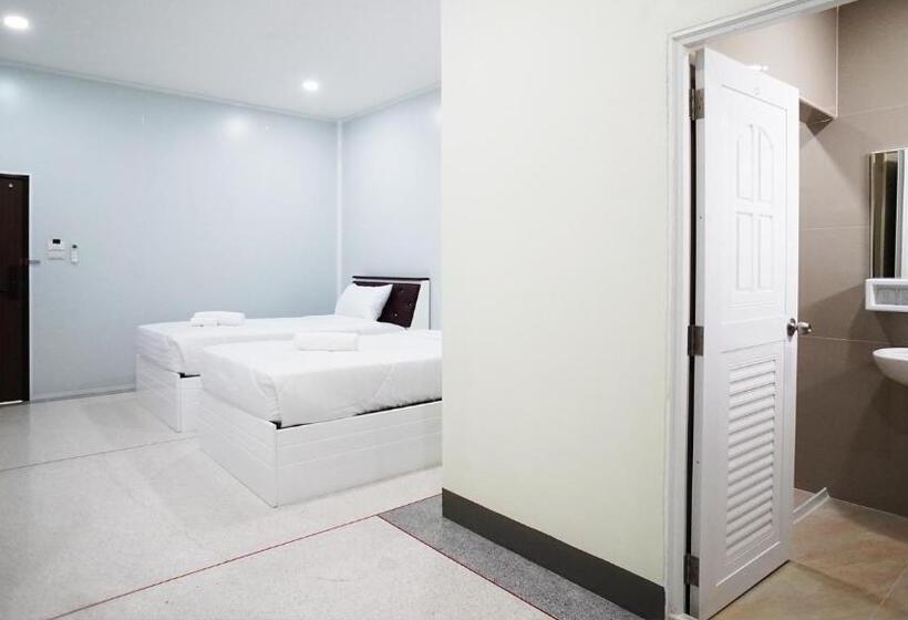 בית מלון כפרי Pt Grand