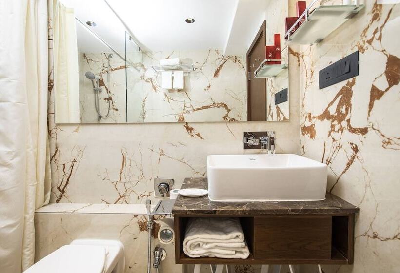 Отель Ramee International Surat