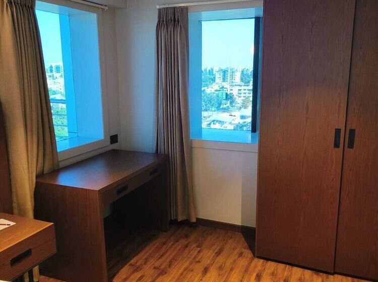 Отель Ramee International Surat