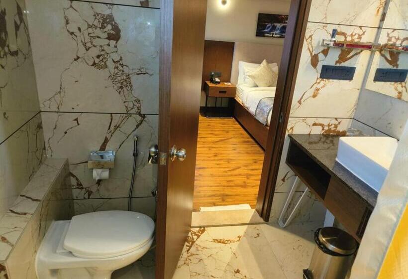 Отель Ramee International Surat