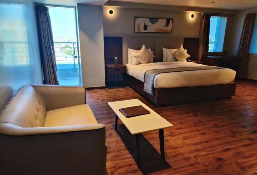 Отель Ramee International Surat