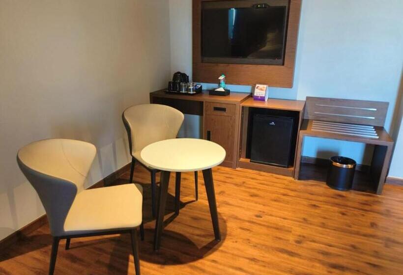 Отель Ramee International Surat