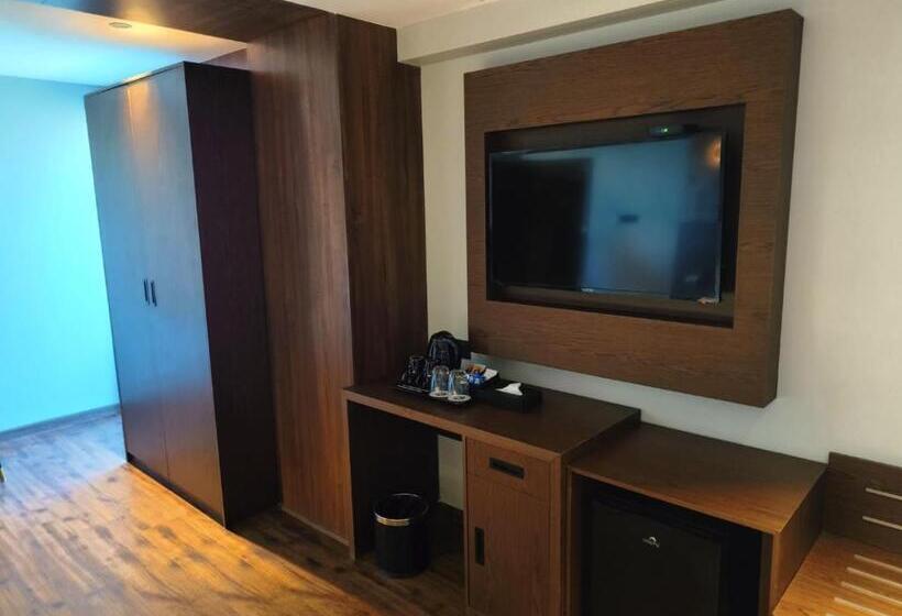 Отель Ramee International Surat