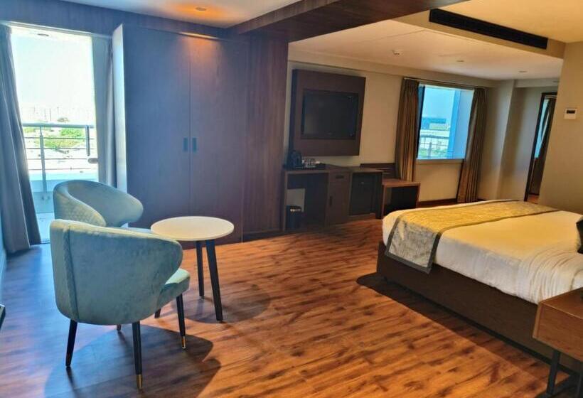 Отель Ramee International Surat