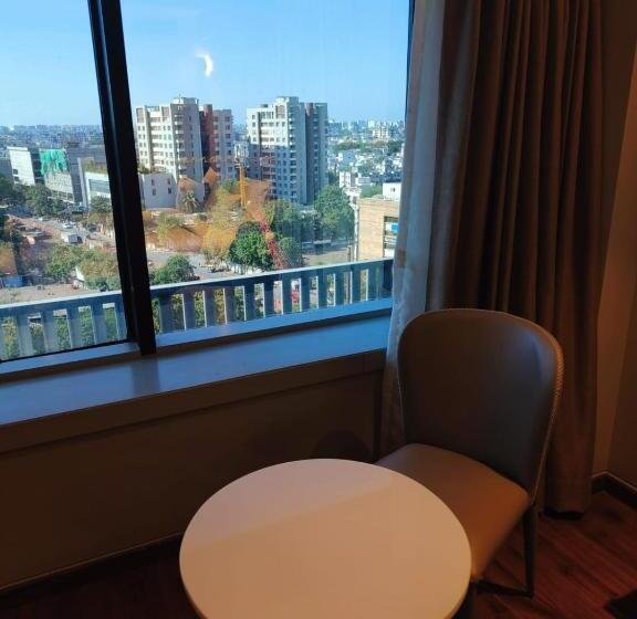 Отель Ramee International Surat