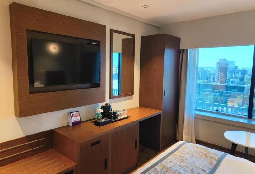 Отель Ramee International Surat