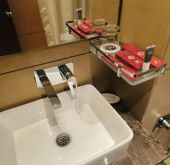 Отель Ramee International Surat