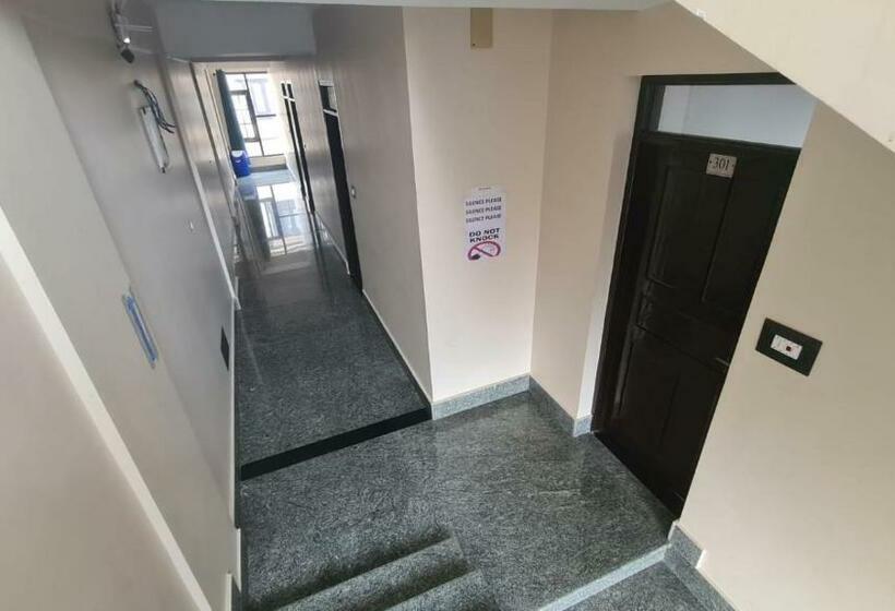 בית מלון כפרי Royal Pamposh