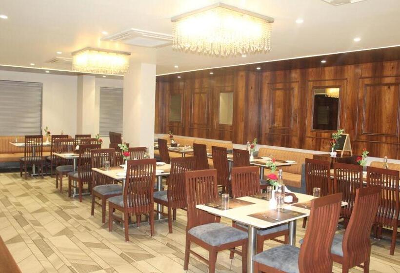 فندق Rudra Royals