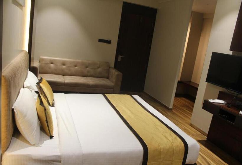 فندق Rudra Royals