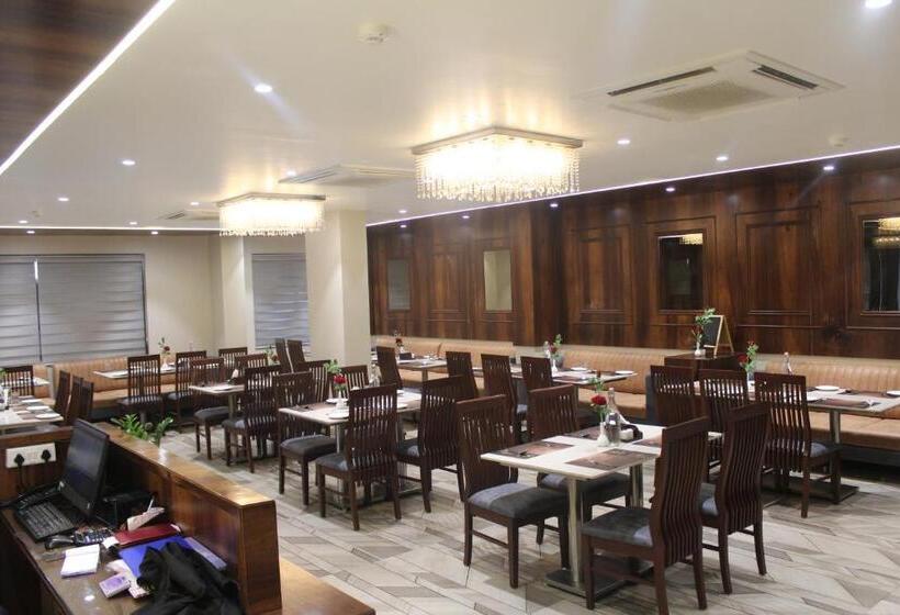 فندق Rudra Royals