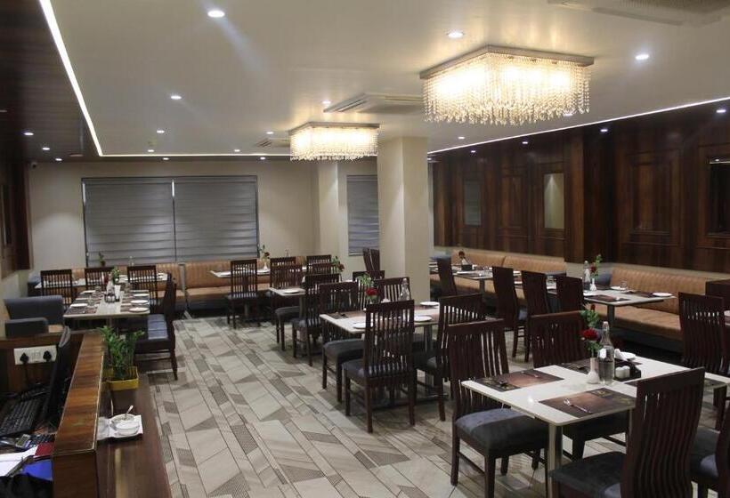 فندق Rudra Royals