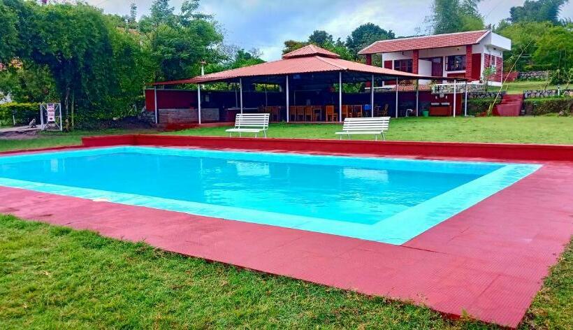 فندق Safari Land And Guest House