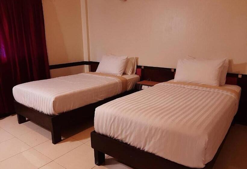 בית מלון כפרי Seaside Palace