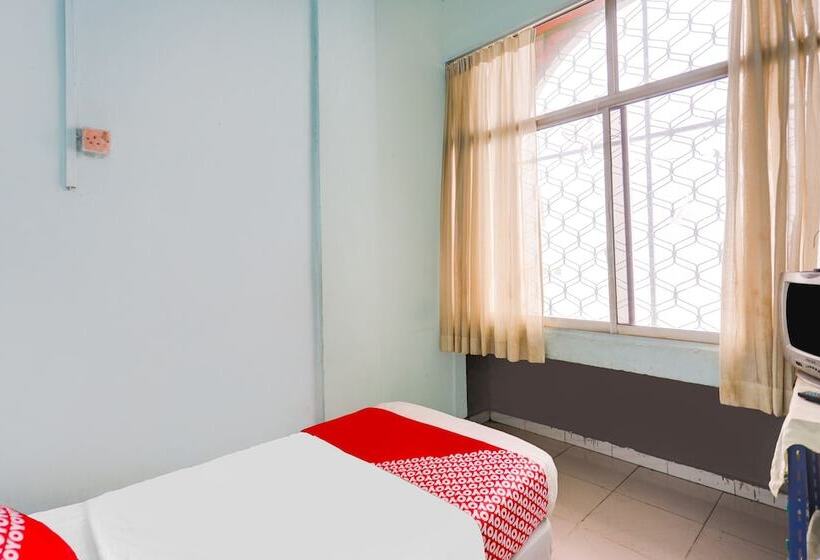 בית מלון כפרי Spot On 92072 Restu Ibu Homestay Syariah