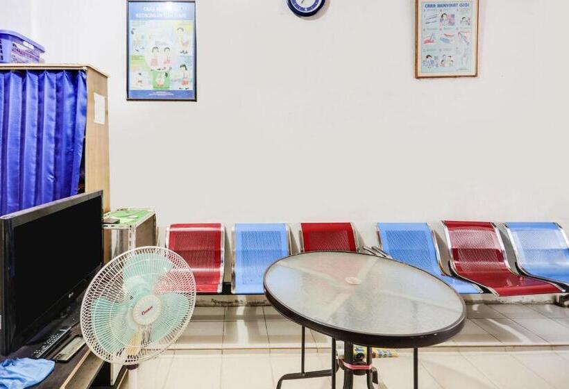 בית מלון כפרי Spot On 92072 Restu Ibu Homestay Syariah