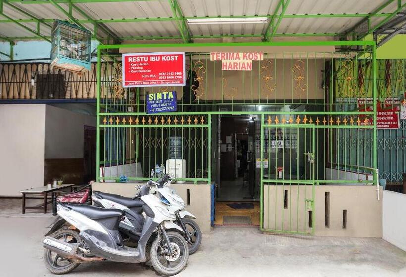 בית מלון כפרי Spot On 92072 Restu Ibu Homestay Syariah