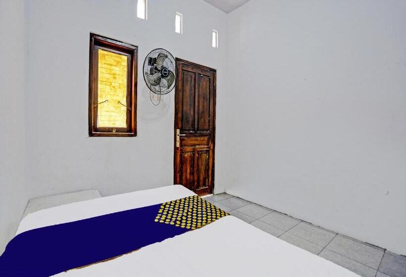 בית מלון כפרי Spot On 92086 Fun Guesthouse