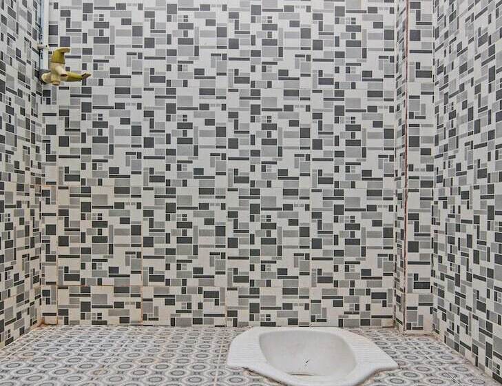 酒店 Spot On 92093 Feri Homestay