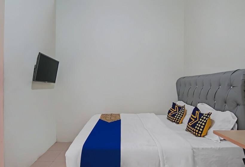 酒店 Spot On 92093 Feri Homestay