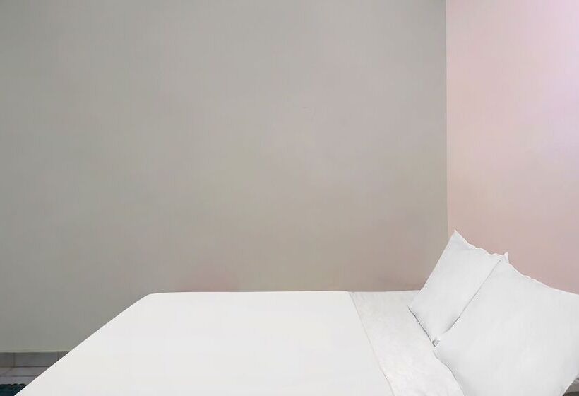 בית מלון כפרי Spot On 92115 Homestay Bude Sri