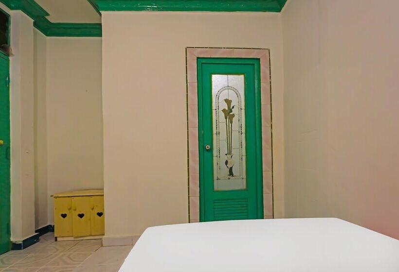 فندق Spot On 92115 Homestay Bude Sri