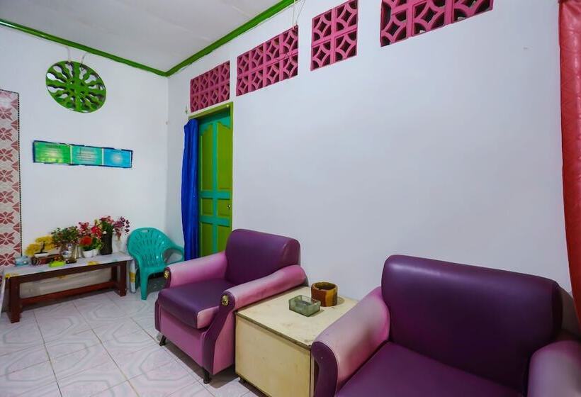 בית מלון כפרי Spot On 92115 Homestay Bude Sri