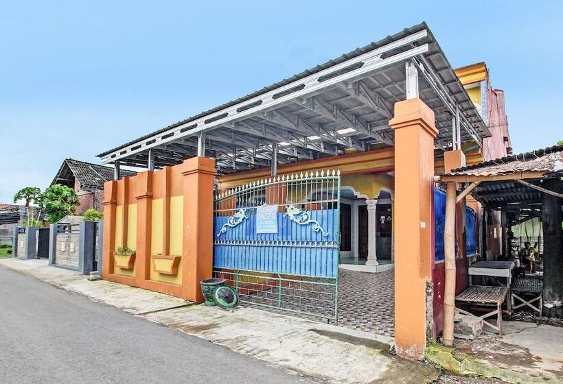 בית מלון כפרי Spot On 92123 Chikam House Syariah