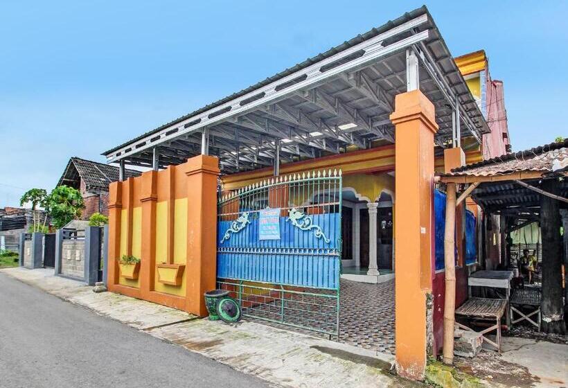 בית מלון כפרי Spot On 92123 Chikam House Syariah