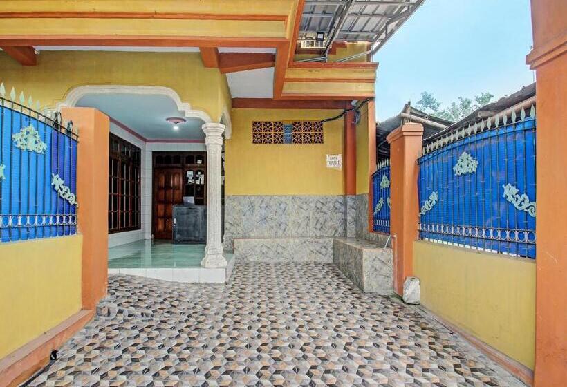 בית מלון כפרי Spot On 92123 Chikam House Syariah